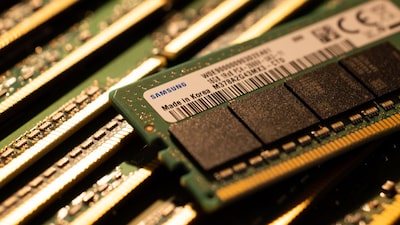 La escasez de los chips de memoria divide al mercado y los inversores vislumbran algo peor La escasez de los chips de memoria divide al mercado y los inversores vislumbran algo peor