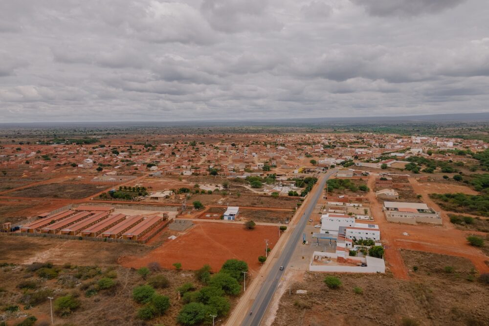 The city of Ourolandia, Bahia experienced economic growth with the arrival of large wind developers. The city of Ourolandia, Bahia experienced economic growth with the arrival of large wind developers.