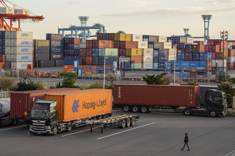 La balanza comercial de Japón se mantuvo en números negros, con un superávit de 544.100 millones de yenes (US$3.800 millones). (Bloomberg) La balanza comercial de Japón se mantuvo en números negros, con un superávit de 544.100 millones de yenes (US$3.800 millones). (Bloomberg)