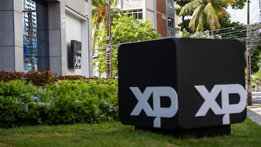 XP avança em atendimento e atinge 21% da base de clientes com modelo fee-based XP avança em atendimento e atinge 21% da base de clientes com modelo fee-based
