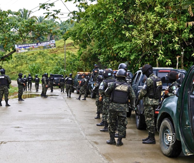 Efectivos de la Policía Militar del Orden Público se movilizaron hasta el sector de Corinto, Omoa, Cortés, el 21 de mayo de 2026. Efectivos de la Policía Militar del Orden Público se movilizaron hasta el sector de Corinto, Omoa, Cortés, el 21 de mayo de 2026.