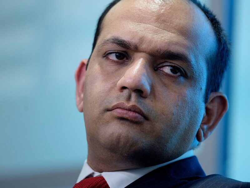 Ministro de Finanzas afgano renuncia y abandona el país Ministro de Finanzas afgano renuncia y abandona el país