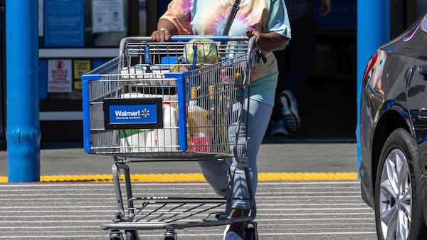 Walmart retira cuatro productos de Taylor Farms por precaución ante brote de ciclosporiasis Walmart retira cuatro productos de Taylor Farms por precaución ante brote de ciclosporiasis