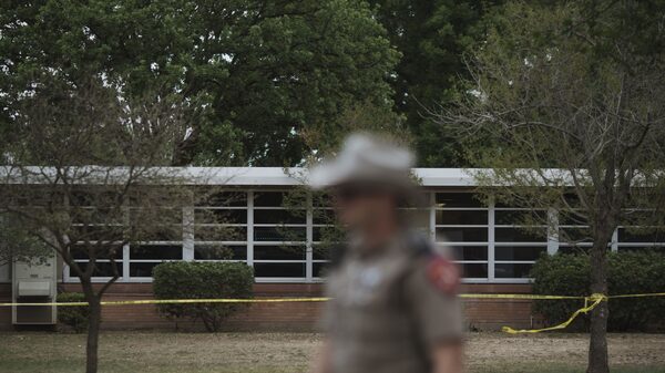 Fue “decisión equivocada” no irrumpir en salón durante tiroteo: Policía de Texas Fue “decisión equivocada” no irrumpir en salón durante tiroteo: Policía de Texas