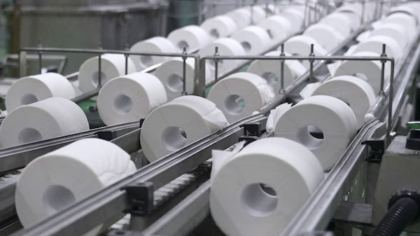 Incendio destruye almacén de papel higiénico en EE.UU.; un empleado es arrestado Incendio destruye almacén de papel higiénico en EE.UU.; un empleado es arrestado