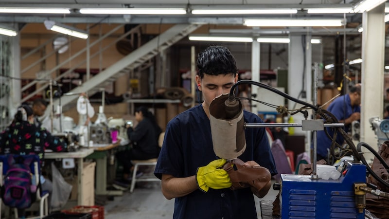 América Latina reduce el desempleo juvenil, pero la OIT advierte qué hay detrás de la caída América Latina reduce el desempleo juvenil, pero la OIT advierte qué hay detrás de la caída