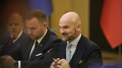 Musk da Polônia? Governo indica bilionário da logística para reduzir burocracia  Musk da Polônia? Governo indica bilionário da logística para reduzir burocracia