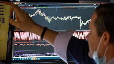 Mercados iniciam semana com leves perdas na Ásia Mercados iniciam semana com leves perdas na Ásia