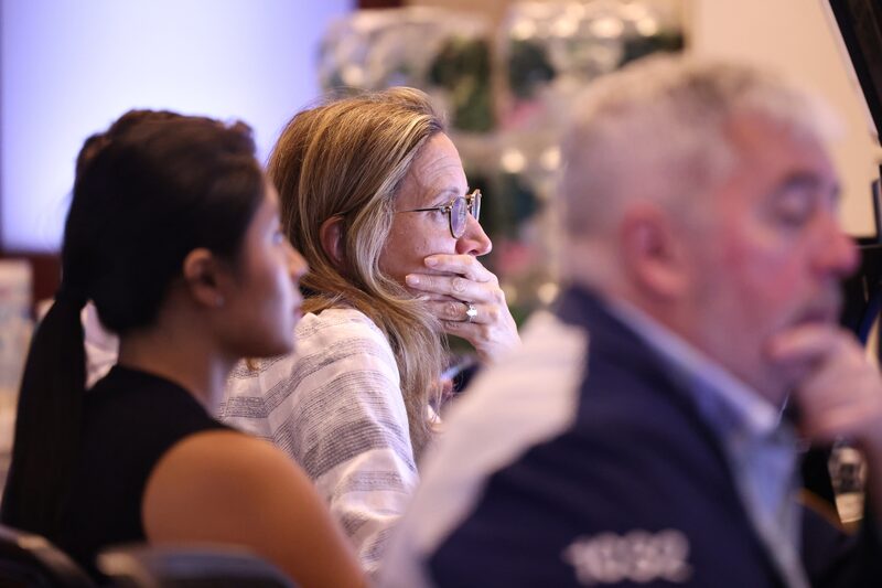 Traders estão mais cautelosos e avaliam os riscos adiante com as políticas de Donald Trump Traders estão mais cautelosos e avaliam os riscos adiante com as políticas de Donald Trump