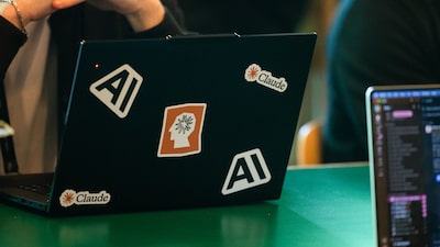 Anthropic acusa a Alibaba de acceso ilícito masivo a su modelo de IA Claude Anthropic acusa a Alibaba de acceso ilícito masivo a su modelo de IA Claude