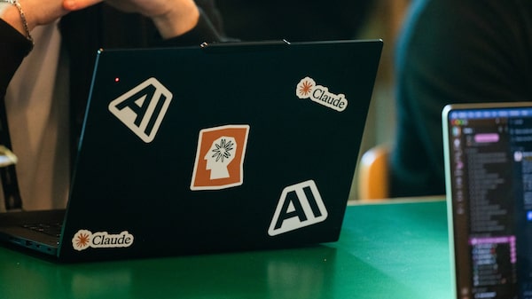 Anthropic acusa a Alibaba de acceso ilícito masivo a su modelo de IA Claude Anthropic acusa a Alibaba de acceso ilícito masivo a su modelo de IA Claude