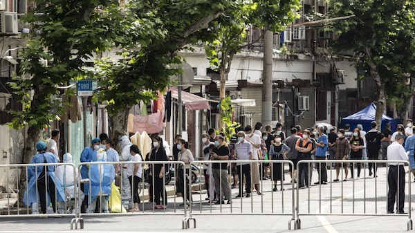 Autoridades ordenan pruebas de Covid-19 todos los fines de semana en Shanghái Autoridades ordenan pruebas de Covid-19 todos los fines de semana en Shanghái