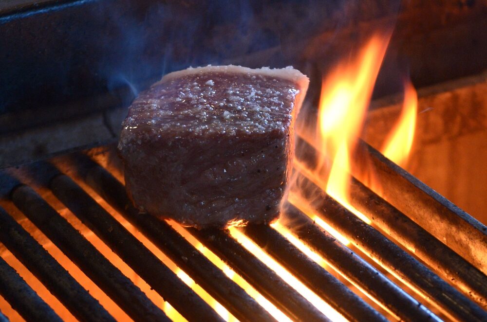 Com preços em alta, carne bovina fica mais longe dos pratos dos brasileiros (Carla Gottgens/Bloomberg)
Com preços em alta, carne bovina fica mais longe dos pratos dos brasileiros (Carla Gottgens/Bloomberg)