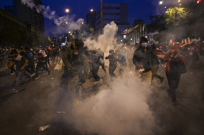 Protesta exigiendo la liberación de Pedro Castillo en Lima, el 11 de diciembre. Fotógrafo: Ernesto Benavides Protesta exigiendo la liberación de Pedro Castillo en Lima, el 11 de diciembre. Fotógrafo: Ernesto Benavides