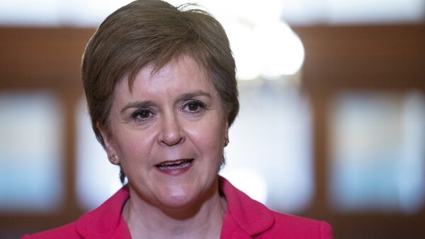 Sturgeon renuncia como primera ministra de Escocia Sturgeon renuncia como primera ministra de Escocia