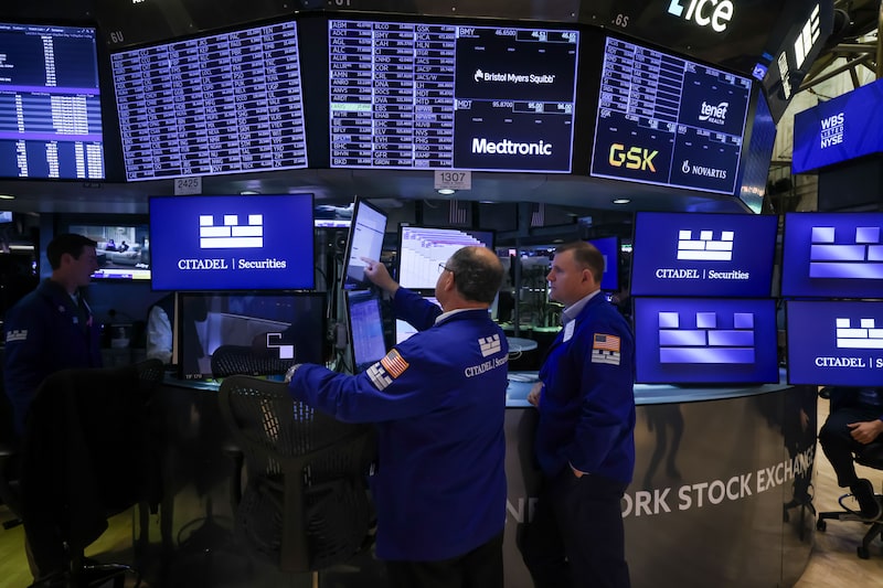 Traders At The New York Stock Exchange As Wall Street On Hold In Run-Up To Nvidia, Jobs Data Traders At The New York Stock Exchange As Wall Street On Hold In Run-Up To Nvidia, Jobs Data