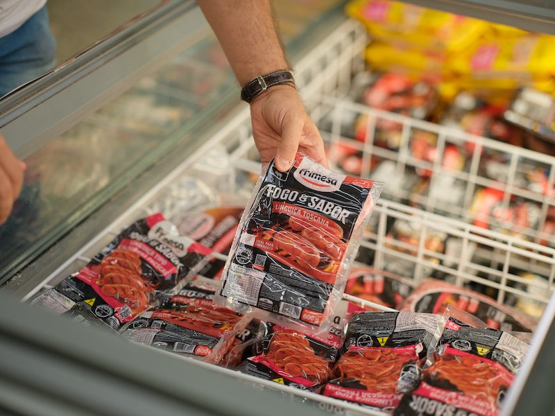 Linguiça Frimesa linha Fogo & Sabor chega em novos sabores ao varejo Linguiça Frimesa linha Fogo & Sabor chega em novos sabores ao varejo