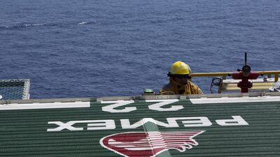 Pemex y Sindicato acuerdan aumento salarial por debajo de la inflación, pero con apoyo adicional Pemex y Sindicato acuerdan aumento salarial por debajo de la inflación, pero con apoyo adicional