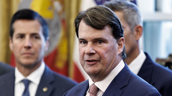 CEO de Ford y funcionarios de Trump discuten empresas conjuntas entre China y EE.UU. para fabricar autos CEO de Ford y funcionarios de Trump discuten empresas conjuntas entre China y EE.UU. para fabricar autos