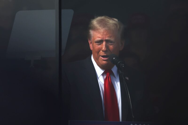 El expresidente de Estados Unidos, Donald Trump, habla durante un evento de campaña en el Aeropuerto Municipal de Gastonia en Carolina del Norte, el sábado 2 de noviembre de 2024. El expresidente de Estados Unidos, Donald Trump, habla durante un evento de campaña en el Aeropuerto Municipal de Gastonia en Carolina del Norte, el sábado 2 de noviembre de 2024.