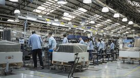 Industria argentina está 10% por debajo de niveles previos a Milei: qué pasó en octubre Industria argentina está 10% por debajo de niveles previos a Milei: qué pasó en octubre