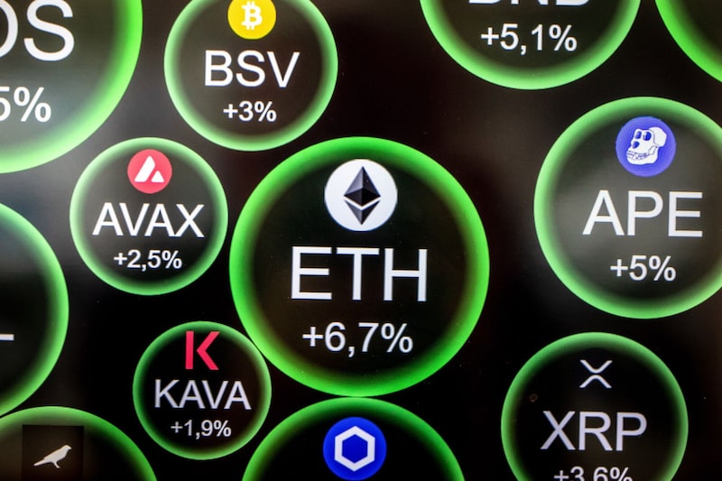 La ganancia del 61% de Ether este año está acercándose al aumento del líder del mercado, Bitcoin, del 67%. La ganancia del 61% de Ether este año está acercándose al aumento del líder del mercado, Bitcoin, del 67%.