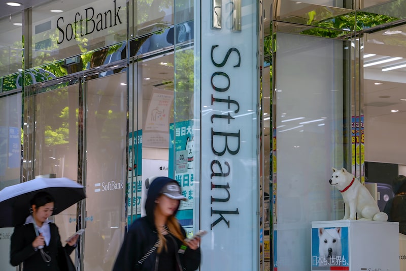 SoftBank Stores Ahead of Full Year Results SoftBank Stores Ahead of Full Year Results