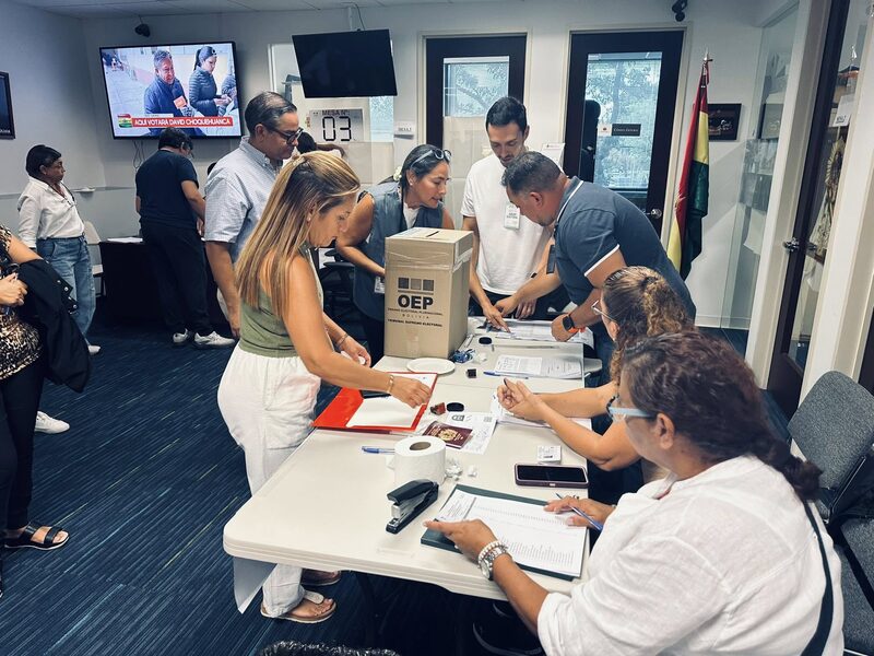 Elecciones en el Consulado de Bolivia en Miami, el 17 de agosto de 2025. Elecciones en el Consulado de Bolivia en Miami, el 17 de agosto de 2025.