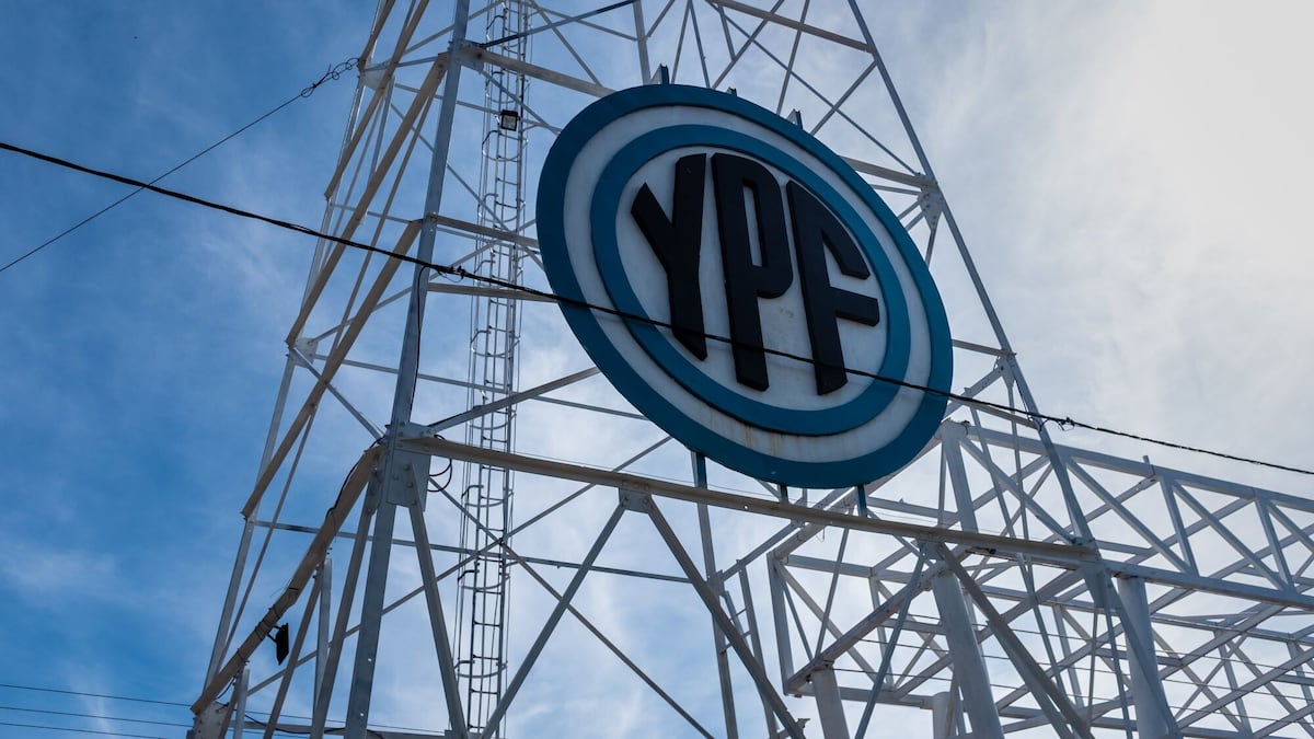 Cuándo hace su 'split' de acciones YPF: fecha definida