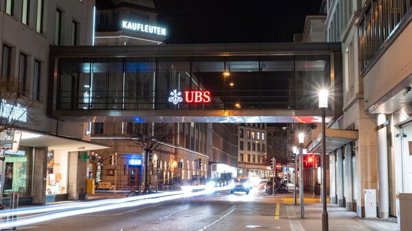 Autoridades de EE.UU. trabajan con Suiza para lograr acuerdo entre Credit Suisse y UBS Autoridades de EE.UU. trabajan con Suiza para lograr acuerdo entre Credit Suisse y UBS