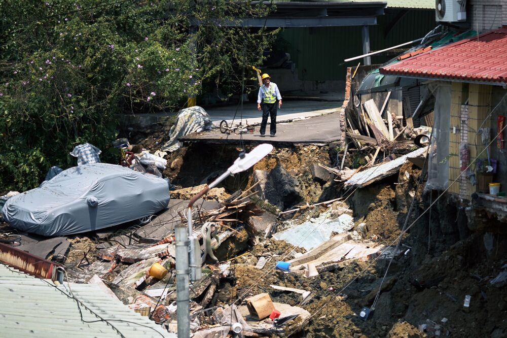 Worst Taiwan Quake in 25 Years Levels Buildings Worst Taiwan Quake in 25 Years Levels Buildings
