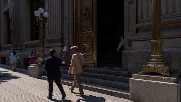 Déficit fiscal de Chile vuelve a superar la meta por tercer año consecutivo Déficit fiscal de Chile vuelve a superar la meta por tercer año consecutivo