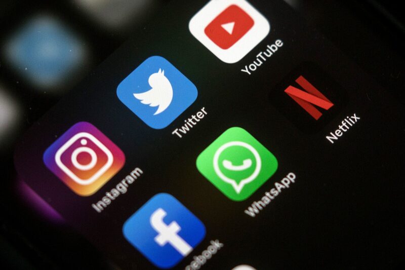 Las empresas de medios sociales tendrán que responder a las alegaciones de que el diseño o el funcionamiento de sus plataformas son culpables. Las empresas de medios sociales tendrán que responder a las alegaciones de que el diseño o el funcionamiento de sus plataformas son culpables.