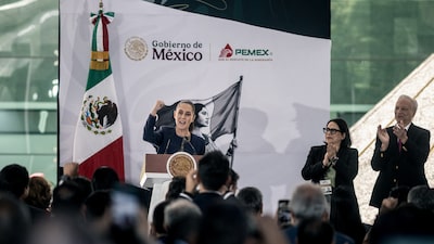 Resgates de US$ 130 bilhões à Pemex fazem mercado tratar títulos do México como ‘junk’ Resgates de US$ 130 bilhões à Pemex fazem mercado tratar títulos do México como ‘junk’