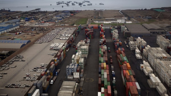 Encuentro Noboa-Fujimori: Ecuador y Perú estrechan lazos políticos mientras crece el comercio no petrolero Encuentro Noboa-Fujimori: Ecuador y Perú estrechan lazos políticos mientras crece el comercio no petrolero