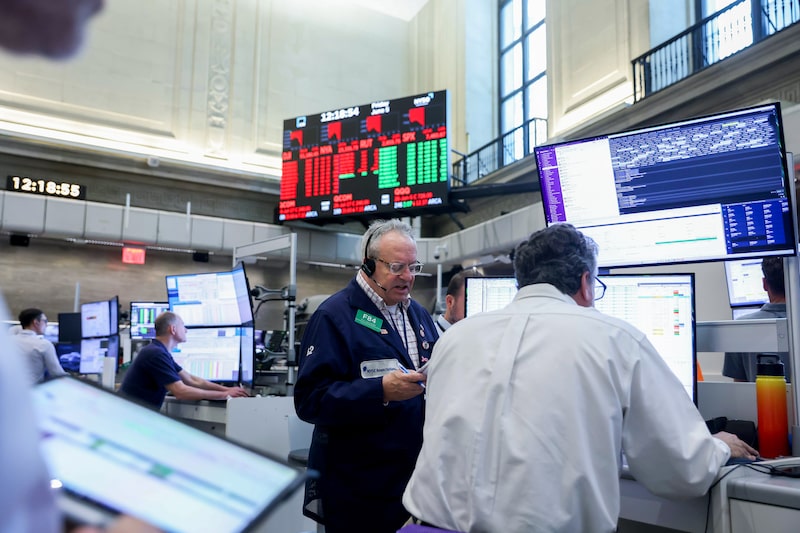 Traders work on the floor of the American Stock Exchange (AMEX) at the New York Stock Exchange (NYSE) in New York, US, on Friday, June 5, 2026. Wall Street's historic weekly run is poised to come to a halt, with stocks and bonds falling after a solid jobs report added to speculation the Federal Reserve's next interest-rate move will be a hike. Photographer: Michael Nagle/Bloomberg Traders work on the floor of the American Stock Exchange (AMEX) at the New York Stock Exchange (NYSE) in New York, US, on Friday, June 5, 2026. Wall Street's historic weekly run is poised to come to a halt, with stocks and bonds falling after a solid jobs report added to speculation the Federal Reserve's next interest-rate move will be a hike. Photographer: Michael Nagle/Bloomberg