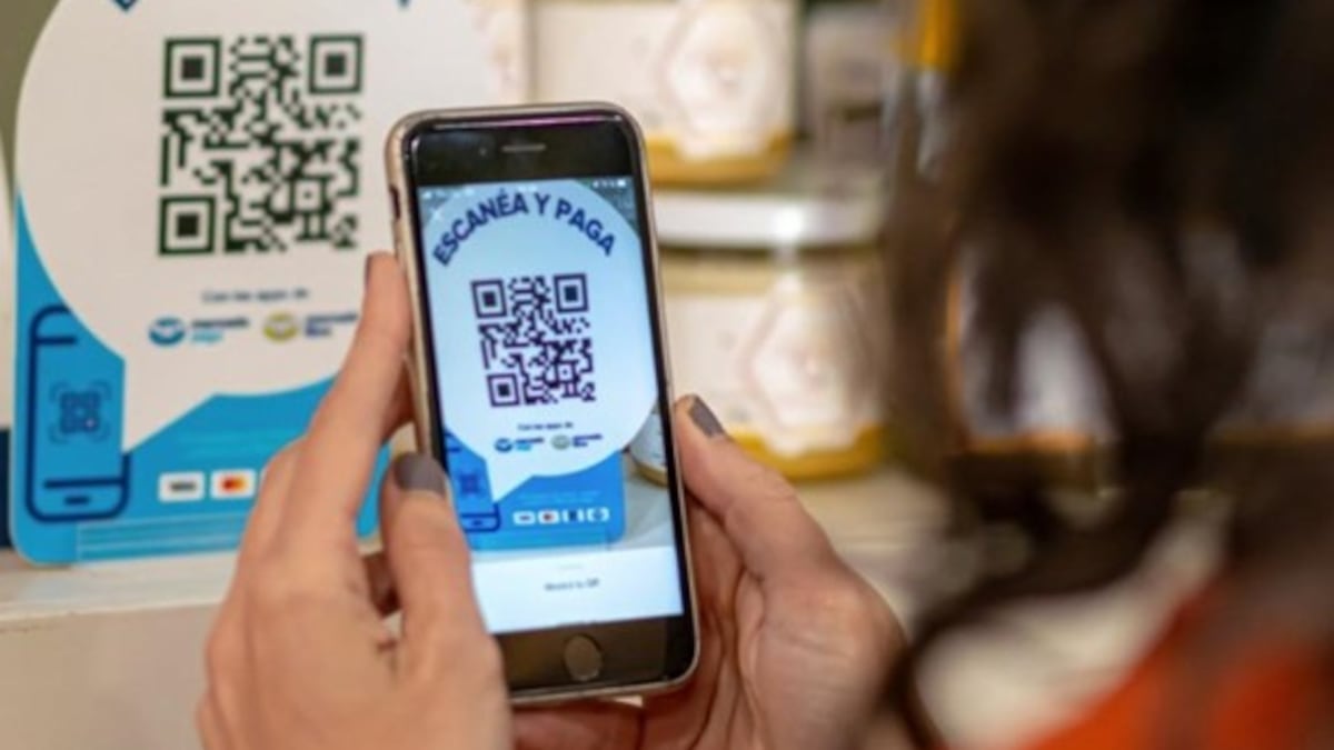 Mercado Pago y Revolut obtendrán licencia bancaria antes de 2027, dice director del BCRA