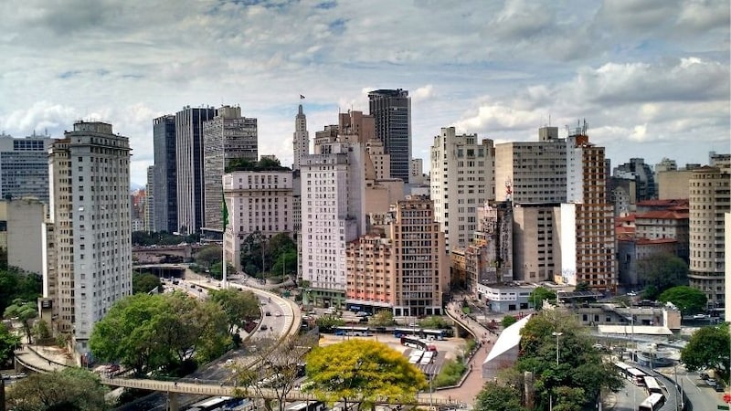 UBS vê ações do Brasil entre as ‘mais baratas’ dos emergentes e recomenda compra UBS vê ações do Brasil entre as ‘mais baratas’ dos emergentes e recomenda compra