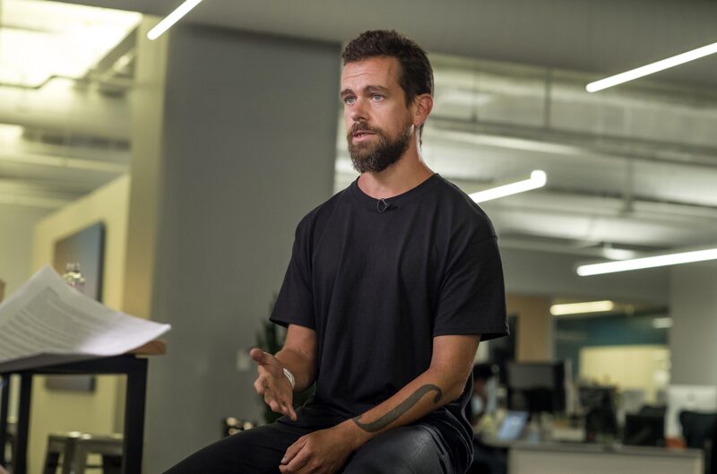 Jack Dorsey, también director de Square Inc., durante una entrevista con Bloomberg Television en San Francisco. Jack Dorsey, también director de Square Inc., durante una entrevista con Bloomberg Television en San Francisco.