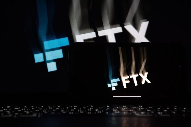 El logotipo de FTX Cryptocurrency Derivatives Exchange en una pantalla de ordenador portátil dispuesta en Riga, Letonia, 24 de noviembre de 2022. Fotógrafo: Andrey Rudakov/Bloomberg El logotipo de FTX Cryptocurrency Derivatives Exchange en una pantalla de ordenador portátil dispuesta en Riga, Letonia, 24 de noviembre de 2022. Fotógrafo: Andrey Rudakov/Bloomberg