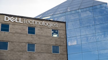 Dell eleva su previsión anual de ingresos por fuertes ventas de servidores de IA Dell eleva su previsión anual de ingresos por fuertes ventas de servidores de IA