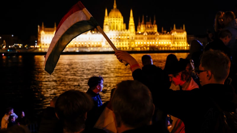 Derrota de Orbán, próximo de Trump e Putin, abre caminho para nova era na Hungria Derrota de Orbán, próximo de Trump e Putin, abre caminho para nova era na Hungria