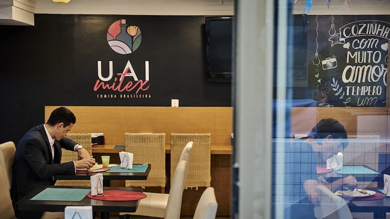 Inflação faz marmita substituir restaurante até para executivos da Faria Lima Inflação faz marmita substituir restaurante até para executivos da Faria Lima