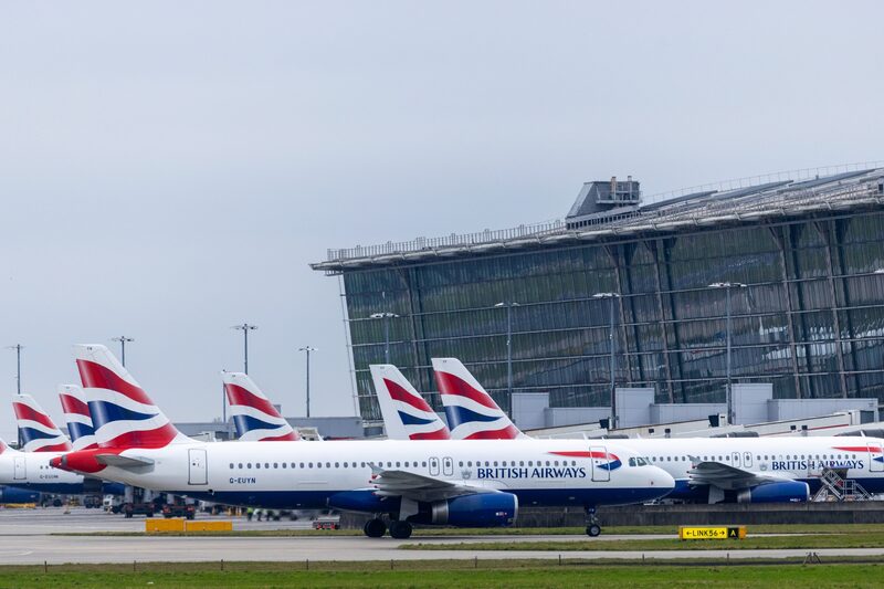 Aeronaves da British Airways que estavam a caminho da região fizeram o caminho de volta diante dos ataques dos EUA ao Irã nesta madrugada de domingo (22) Aeronaves da British Airways que estavam a caminho da região fizeram o caminho de volta diante dos ataques dos EUA ao Irã nesta madrugada de domingo (22)