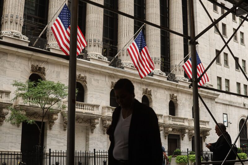 Un enfoque mejor sería garantizar que los bancos dispongan de amplios recursos para compensar los riesgos que presenten. Un enfoque mejor sería garantizar que los bancos dispongan de amplios recursos para compensar los riesgos que presenten.