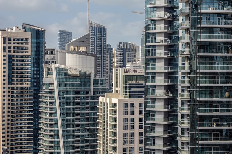 Varias empresas dieron a entender que las presiones ejercidas por la competencia y el debilitamiento del turismo debido al aumento de las tensiones regionales. Varias empresas dieron a entender que las presiones ejercidas por la competencia y el debilitamiento del turismo debido al aumento de las tensiones regionales.