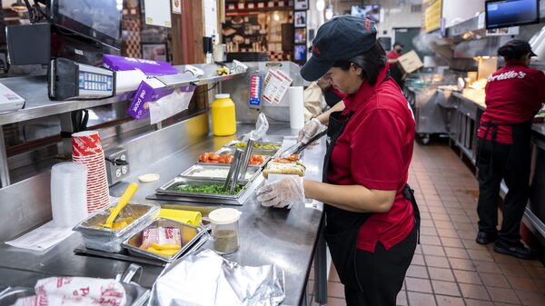 El mercado laboral estadounidense se enfría, pero no lo suficiente para la Fed El mercado laboral estadounidense se enfría, pero no lo suficiente para la Fed
