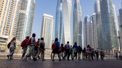 Viagens de 6 horas no deserto: a saga de viajantes para deixar Dubai, Abu Dhabi e Doha Viagens de 6 horas no deserto: a saga de viajantes para deixar Dubai, Abu Dhabi e Doha