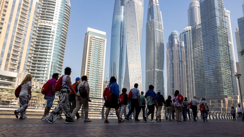 Viagens de 6 horas no deserto: a saga de viajantes para deixar Dubai, Abu Dhabi e Doha Viagens de 6 horas no deserto: a saga de viajantes para deixar Dubai, Abu Dhabi e Doha