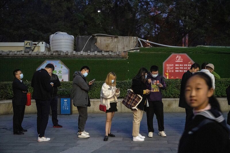 personas en fila personas en fila